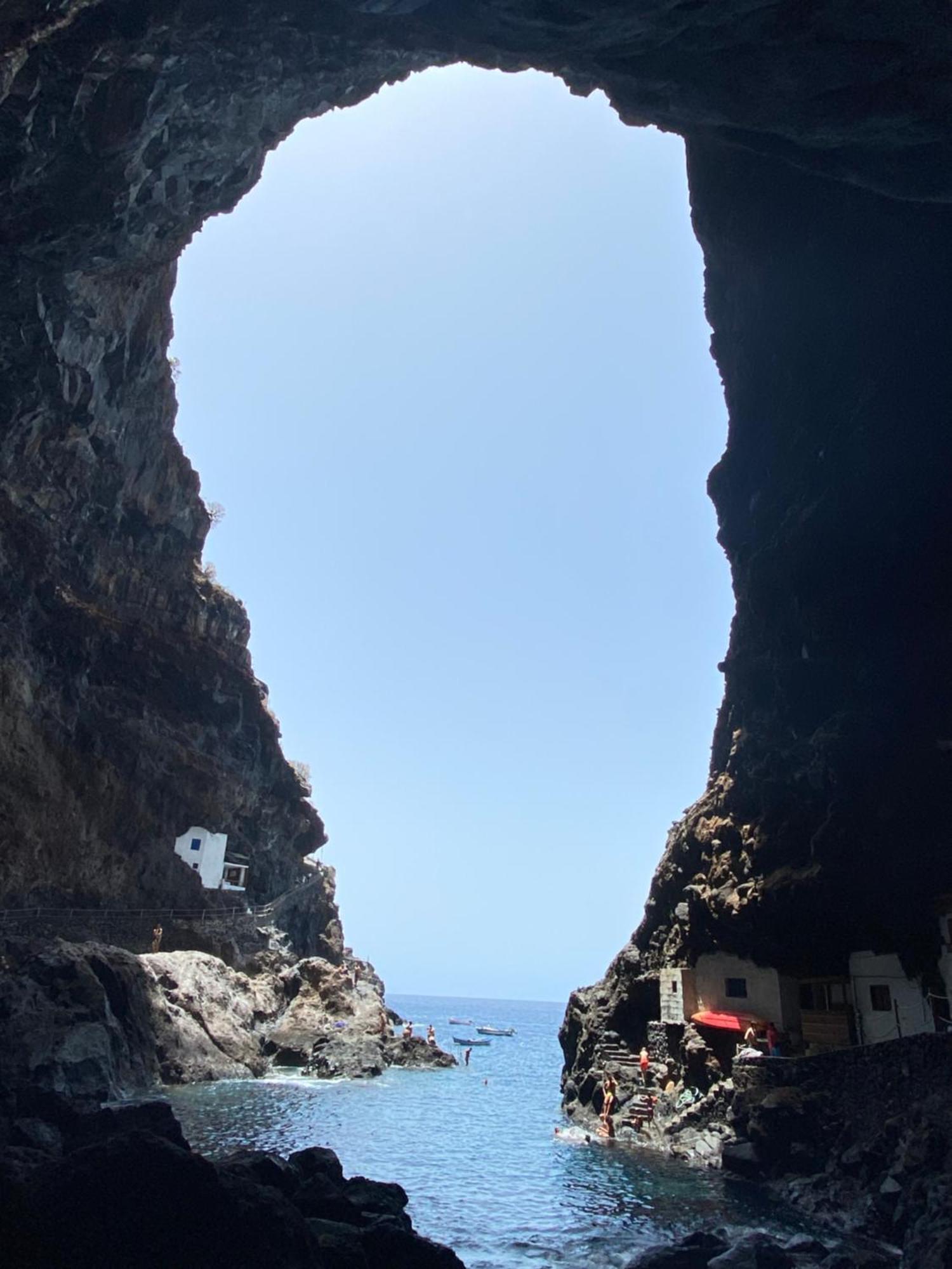 Apartamento Los Guirres Tazacorte Bagian luar foto